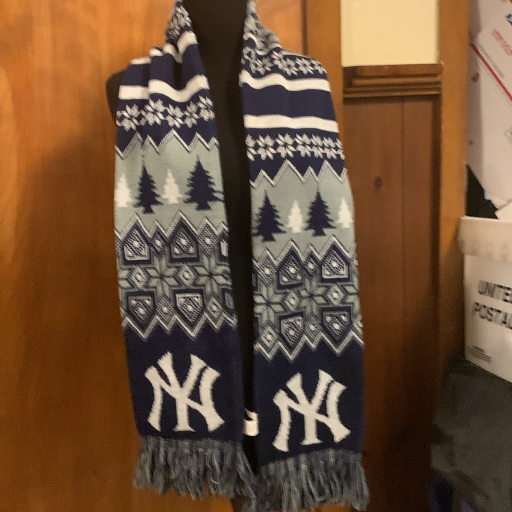 FOREVER Collectibles scarf. 68” long. 6”wide Acrilico material